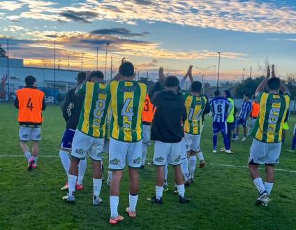 Uribelarrea empató y es escolta en el Promocional Amateur